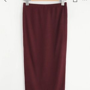 Vented back rib knit skirt